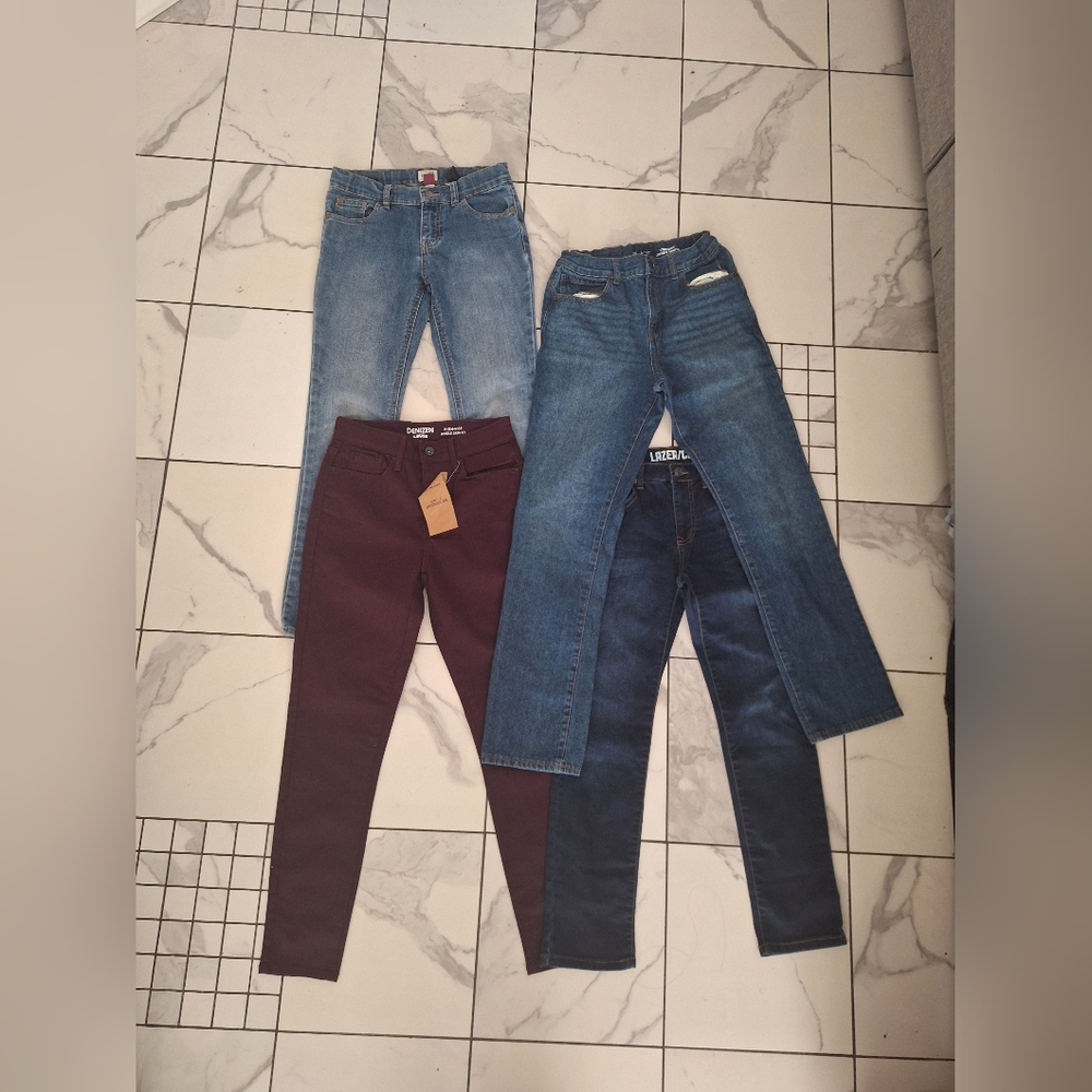 Girls Jeans Lot Of 4